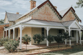 Dubuque Bed and Breakfast, Numurkah